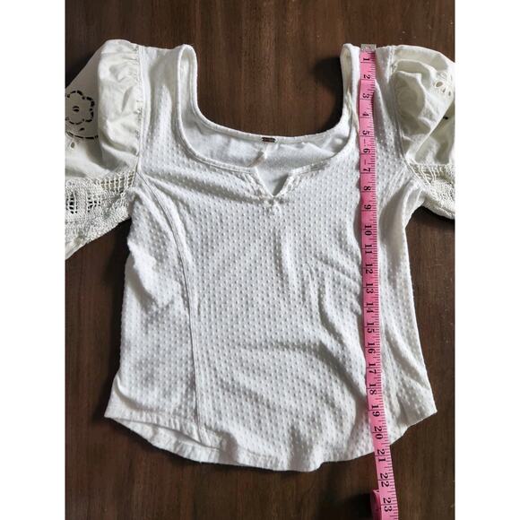 Free People Brunch Date Split Neck 3/4 Puffed Lace Sleeve Top Size Medium - Picture 10 of 10